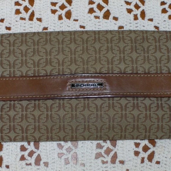 Fossil Clutch Wallet Brown Logo Leather Jacquard Organizer BOTTOM DOLLAR!!! - Picture 1 of 8